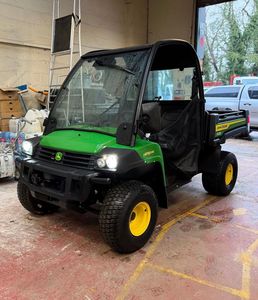 รถอเนกประสงค์ John Deere Gator XUV 590E ปี 2022 เครื่องยนต์ 4 จังหวะ เกียร์อัตโนมัติ ได้รับการรับรองมาตรฐาน EEC ระบบขับเคลื่อน 2 ล้อ พร้อมระบบล็อคเฟืองท้าย - Product Image 2