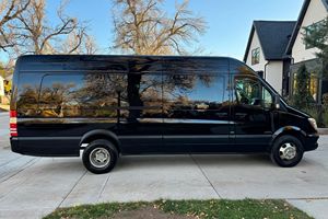 รถตู้เบนซ์ สปรินเตอร์ 3500 ปี 2015 มือสอง คุณภาพดี รุ่น Executive Shuttle จาก Midwest Automotive Designs - Product Image 3