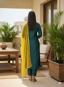 Conjunto de Kurta Larga Recta Verde Azulado para Mujer con Pantalón y Dupatta de Red Sólida, Elegante Traje Étnico Festivo Indio/Pakistaní - Product Image 3