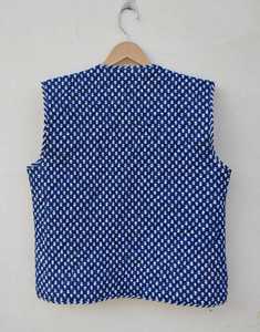 เสื้อกั๊กผ้าฝ้ายพิมพ์ลายบล็อกทำมือจากเมืองจาปุรสำหรับผู้หญิง เสื้อแจ็คเก็ตผ้าฝ้ายแห้งเร็ว เสื้อโค้ทสำหรับฤดูร้อนและฤดูใบไม้ร่วง - Product Image 4