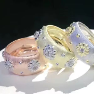 Bague délicate au design unique pour femme et homme - Product Image 1