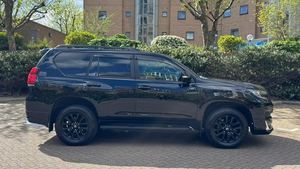 โตโยต้า ปราโด TX L ปี 2024 มือสอง พวงมาลัยซ้าย SUV เบาะหนัง กล้องมองหลัง จอสัมผัส - Product Image 1