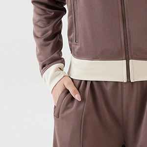 Sweat-shirt pour femmes de haute qualité avec design à blocs de couleur pour les acheteurs en gros, prix d'usine 2026 avec logo personnalisé et manches longues - Product Image 4