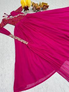 Hermoso vestido de fiesta y Dupatta con bordado de secuencia - Product Image 4