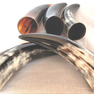 Cuerno Natural para Beber Estilo Vikingo de Alta Calidad Pulido Ecológico Diseño Animal de Cuerno de Búfalo - Product Image 1