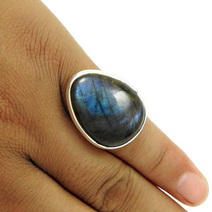 Cadeau d'anniversaire délicat Bague en pierre précieuse Labradorite bleu de feu naturel en argent sterling 925 Bijoux Prix d'usine en gros Fournisseurs - Product Image 2