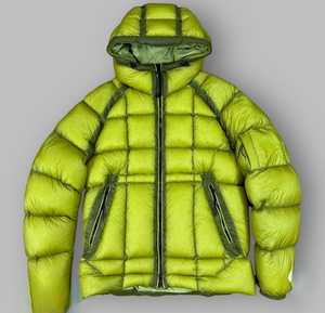 Blouson matelassé vintage en laine personnalisable avec logo brodé, capuche et motif patchwork 3D, service ODM/OEM disponible, taille XS pour l'hiver - Product Image 4