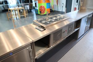 Aluminum Food Trailer 5.8M Dual Tandem Axle Stainless Steel Mobile Kitchen With Built-In Power And <b>Griddle</b> For Outdoor Use - Product Image 4