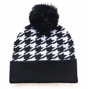 Bonnets en laine jacquard de style dessin animé pour femmes, 100% coton, logo brodé personnalisé, bonnets d'hiver - Product Image 3