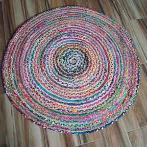 Tapis en jute Chindi circulaire de conception moderne, fabriqué à la main, antidérapant, écologique, à poils moyens, sur mesure - Product Image 1