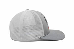 Gorra de camionero gris hecha en Vietnam con diseño bordado en 2D, espalda de malla transpirable personalizable y Snapback ajustable, estilo joven - Product Image 4