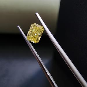 Diamante Amarillo Cultivado en Laboratorio con Corte Radiante de Alta Calidad de 0.19 Quilates, Relleno para Joyería, Brillo Impresionante y Raridad - Product Image 1