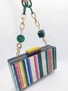 Ensemble de collier avec pendentif papillon en imitation perle plaqué or de luxe pour femmes, pour mariage - Ensemble de bijoux complet, design créatif - Product Image 6