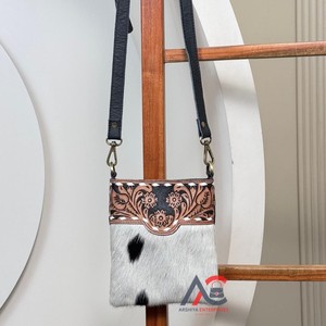 Bolso de hombro de piel de vaca genuina, bolsillo móvil suave y cómodo, monederos de mano para mujer con parche floral y bolsillos con cremallera - Product Image 1