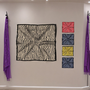 Personnalisable Logo Imprimé Carré Satin Écharpe Abstrait Coup De Pinceau Numérique Imprimé Soie Sensation Wrap Vintage Dot Dessin Animé Animal - Product Image 2