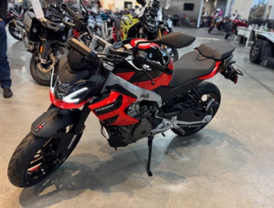 Motocicleta/Scooter M1000 999cc 205HP 13,000rpm 2026 asequible en subasta, lista para envío inmediato - Product Image 3