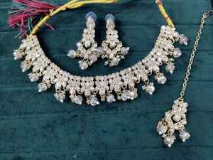 Collier fantaisie style délicat plaqué or avec diamant pour fêtes, mariages et cadeaux - Product Image 3