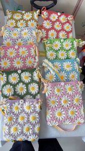 Bolso de Hombro de Ganchillo de Algodón con Apliques Florales y Borlas, Bolso Tejido a Mano, Regalo para el Día de San Valentín - Product Image 5