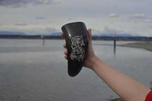 Corne à boire moderne faite à la main écologique de luxe travail sculpté pour la bière/vin/corne de buffle polie à l'eau pour une utilisation à la maison en Inde - Product Image 5