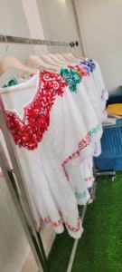 Caftán de algodón bordado para mujer, pantalón corto recto de estilo informal para fiesta para Primavera/Verano 100%, algodón con bordado elegante - Product Image 6