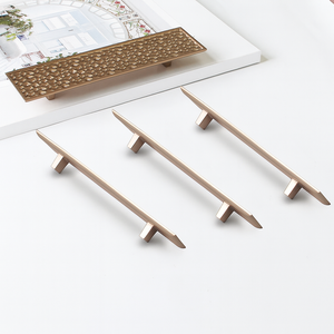 Manija de gabinete rectangular de aleación de zinc con patrón texturizado Tirador de muebles de lujo para cocina y comedor Baño - Product Image 1