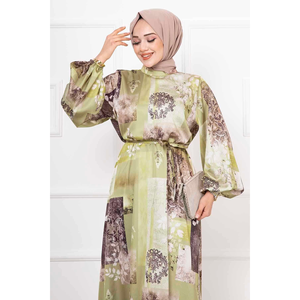 Robe Hijab Longue en Satin à Motifs Vert - Product Image 5