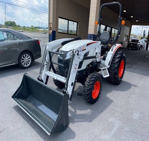 Tracteur compact CT2035 2023, faible nombre d'heures, 35 CV, diesel, chargeur frontal prêt à l'emploi - Product Image 1