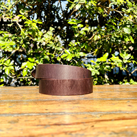 Ceinture personnalisée vintage en cuir de buffle perforé robuste, finition latérale bruni, motif écossais, boucle carrée en laiton antique 40mm, unisexe