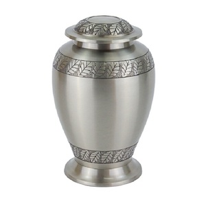 Urnes funéraires pour adultes en laiton de haute qualité avec bande de gravure urnes funéraires en métal fini étain noir et or pour cendres humaines - Product Image 2