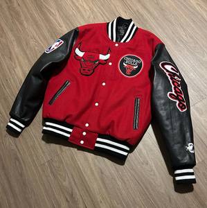 Chaqueta Universitaria Personalizable de Nueva Llegada 2025, Chaqueta Universitaria Clásica Premium con Botones Vintage, Chaqueta Universitaria Personalizada con Logotipo - Product Image 1