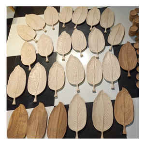 Plato de madera de primera calidad de Vietnam, duradero y ligero, lo mejor para cafetería, buffet de hotel y estilo de comida contemporáneo - Product Image 1