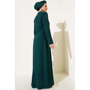 Robe en crêpe grande taille avec col et épaule lapidé Émeraude - Product Image 2