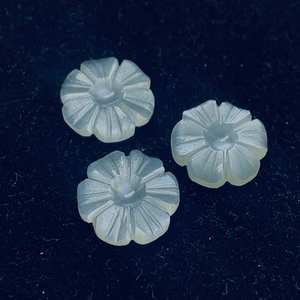 Cuentas Florales Naturales de Piedra Lunar Gris Talladas a Mano, Forma de Flor, 12 mm, para Joyería - Product Image 3