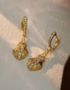 Glamourous Pendientes colgantes de diamantes de oro de 18 quilates con diamantes reales naturales de corte redondo para mujer Conjunto de bisel delicado Pendientes de compromiso - Product Image 4