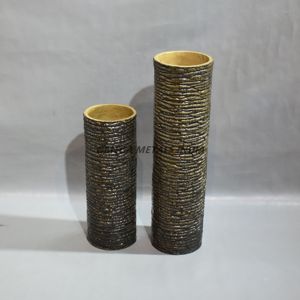 Élégant vase en métal rose moucheté avec forme ovale unique et finition brillante, parfait pour la décoration moderne de la maison ou du bureau - Product Image 2