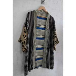 Robe de nuit kimono de luxe pour femme, grande taille, décontractée, en soie, col en V, longueur genou, respirante, à motif floral, pour l'automne - Product Image 2