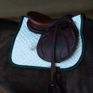 Meilleur design Tapis de selle équestre anglais Design matelassé respirant Doublure intérieure douce pour le confort et le soutien des selles de cheval - Product Image 3