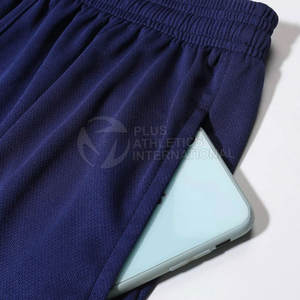 Ensemble d'uniformes de football personnalisés pour hommes avec maillot et short pour l'entraînement d'équipe et les matchs ensemble de maillot de football respirant - Product Image 5