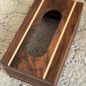 Elegante cubierta de caja de pañuelos de madera hecha a mano, decoración del hogar grabada personalizada y regalos personalizados, vajilla funcional - Product Image 1