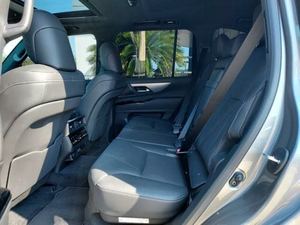 Gran Oferta, Excelente Estado: Lexus LX 600 F Sport Handling AWD 2023, Listo para Enviar - Product Image 5