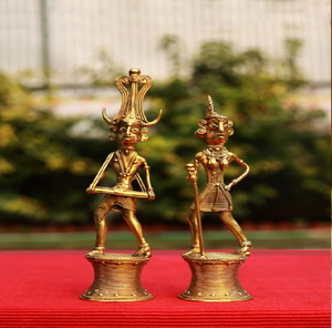 Majestueuse sculpture d'art Dhokra d'un taureau magnifiquement orné symbolisant la force et la grâce, disponible au prix de gros - Product Image 4