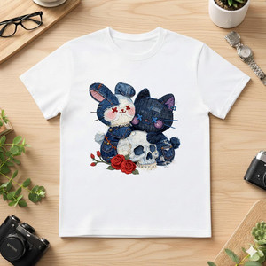 T-Shirt Unisex 100% Cotone 210GSM, Vestibilità Oversize Casual, Stampa Personalizzata Serigrafica di Rose, Stampa DTG, Maglietta Compressa - Product Image 1