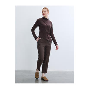 Blusa de Punto para Mujer, Mezcla de Viscosa, con Detalle Overlock, Suave como la Piel de un Bebé, Cómoda y Moderna - Product Image 2