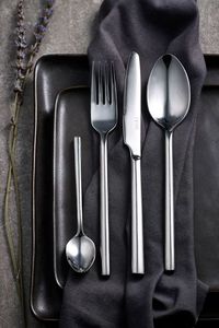 Ensemble de 24 pièces de couteau fourchette cuillère à couverts en matériau personnalisé écologique suspendu avec support en métal à bas prix - Product Image 4