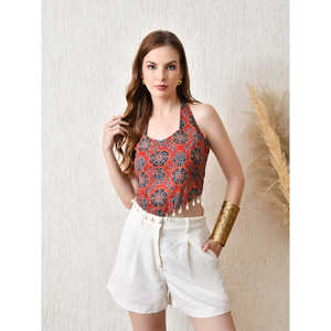 Rehaussez votre look avec la blouse en dentelle bleue Boho-Chic avec ourlet asymétrique dos élastiqué haut d'été prêt pour la fête 100% coton - Product Image 1