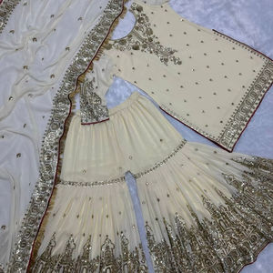 Bordado Pesado Y Lentejuelas Trabajo Top - Sharara Con Dupatta - Product Image 1