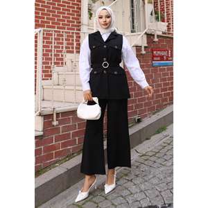 MSW19249-1 Ensemble gilet décontracté noir avec accents de poches et design élégant, longueur midi, coupe régulière, 100 % polyester - Product Image 3