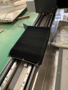 Macchina CNC <span class=keywords><strong>per</strong></span> Incisione su Pietra con Ampio Piano di Lavoro 2500x1300mm <span class=keywords><strong>per</strong></span> Intaglio di Marmo, Granito e Lapidi - Product Image 5