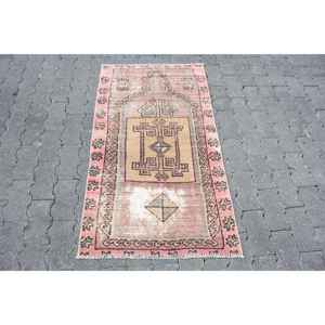 Alfombra Turca Vintage, Alfombra de 2.2x4 pies, Alfombra Roja con Pequeños Puntos - Product Image 1