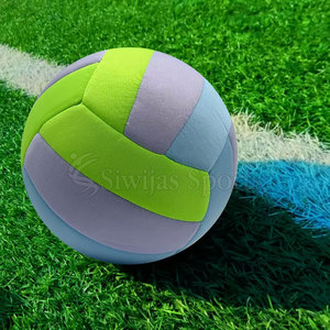 Ballon de volley-ball avec une prise confortable et un matériau durable, adapté à une utilisation en intérieur et en extérieur - Product Image 5